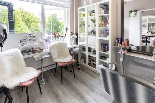 6 maanden in mijn thuis salon!